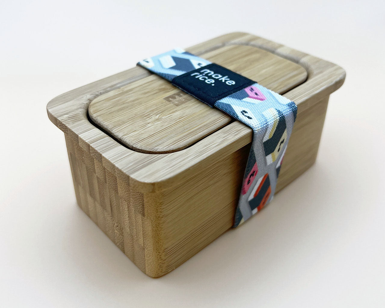 Create amazing musubis with the MUSUbaby musubi maker! Made from high-quality, responsibly sourced bamboo. Stuff or Stack your musubi with anything you can imagine!  The dual-sided stamp offers you ultimate culinary creativity. Includes a SPAM¯ sized cutter for perfectly sized toppings, and a cute band for storage.